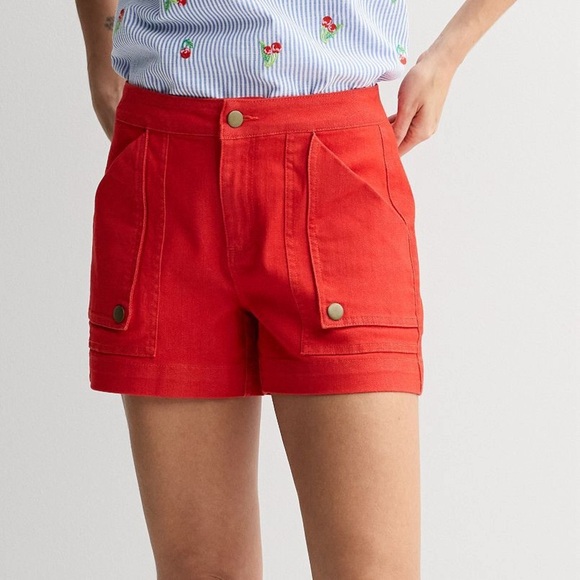 Draper James Pants - NWOT - Women's Draper James Flap Pocket Denim Shorts in Red - Size 12